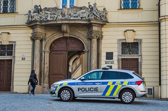 Změny penzí a valorizací se dotknou i důchodových systémů vojáků a policistů