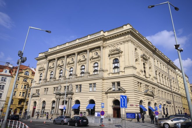 Do aukce znovu míří Národní dům na Vinohradech