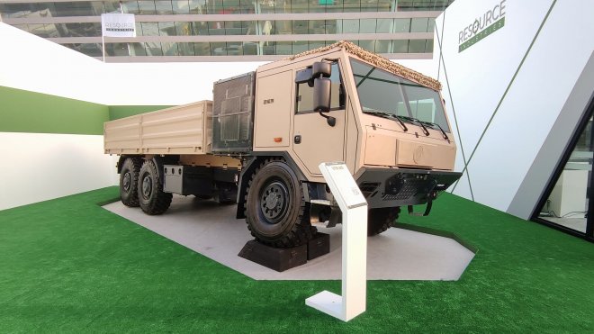 Excalibur Army podepsala se společností Resource Industries ze Spojených arabských emirátů (SAE) smlouvu na výrobu a dodání 200 vozů na podvozcích Tatra.