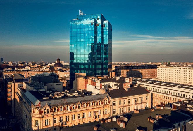 Realitní magnát Vítek prodal mrakodrap ve Varšavě. Z kanceláří budou nově byty