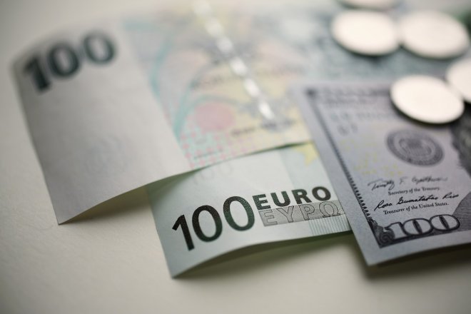 Dovolená za levněji? Silná koruna láká ke směně