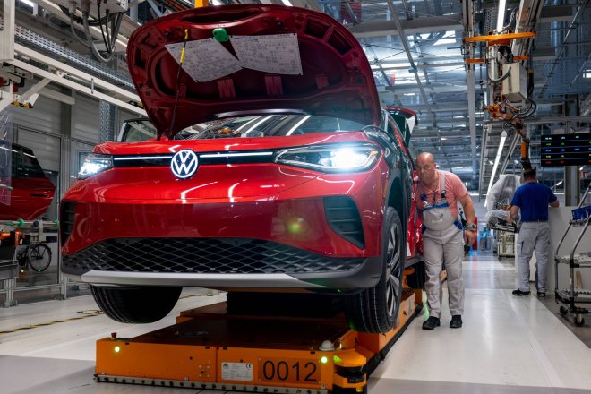 Volkswagen šetří. Místo propouštění spoléhá na demografickou křivku