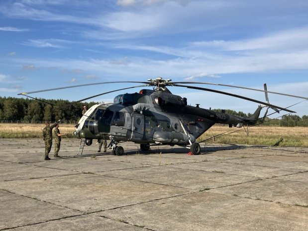 Tři české vrtulníky Mi-171Š přistály dnes odpoledne na východní hranici Polska