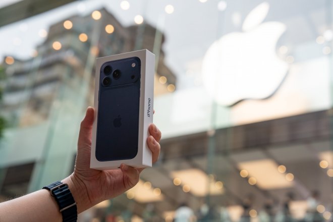 Prodej iPhone 17 odstartoval