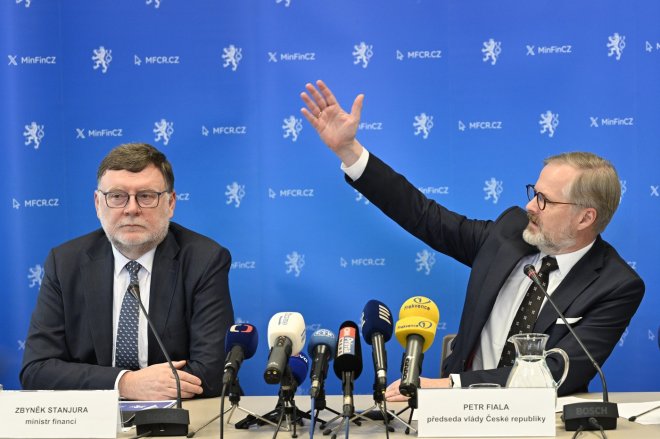 Premiér Petr Fiala a ministr financí Zbyněk Stanjura