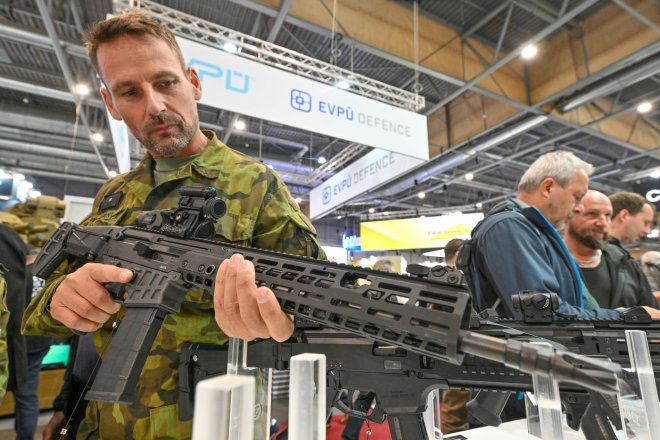 Colt CZ vstoupil na burzu v Amsterdamu.