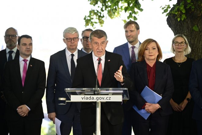 Vláda České republiky v čele s Andrejem Babišem (ANO) opět vypouští podivné balonky