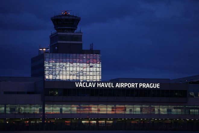 Letiště Praha má před začátkem letní sezony nedostatek personálu.