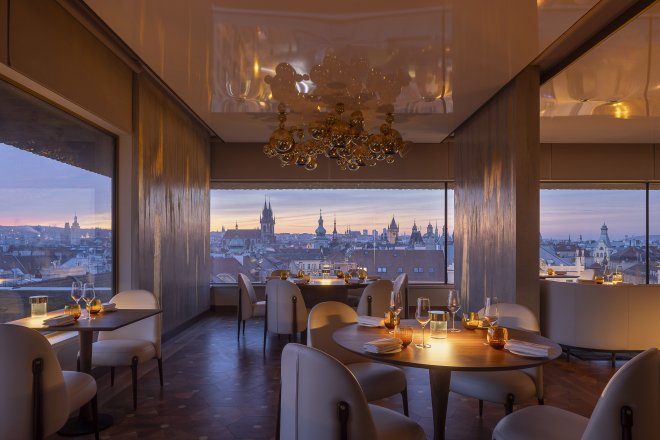 Dnes otevřel luxusní hotel Fairmont Golden Prague, dřívější InterContinental