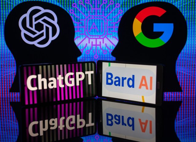 Google 21. března 2023 zpřístupnil - zatím jen v USA - svého chatbota Bard s umělou inteligencí, jehož hlavním soupeřem je ChatGPT od Microsoftu.