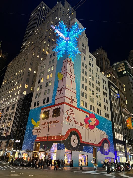Vánoční Louis Vuiton na Páté Avenue v New Yorku