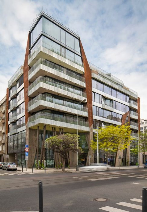 KOMUNARDŮ XXXV, Praha 7 (Stanislav Fiala Spoluautoři: Petr Jehlík, Jiří Neumann, Jiří Václavů)