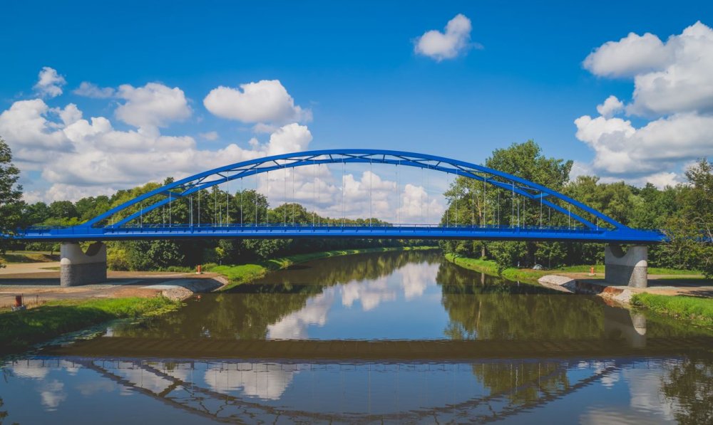 Silniční most přes Labe mezi Valy a Mělicemi (Pavel Ryjáček, Petr Dupač, Daniel Skura, Ondřej Dědek, Daniel Šindler, Jiří Peřina, Martin Chudý, Jaroslav Plíva)