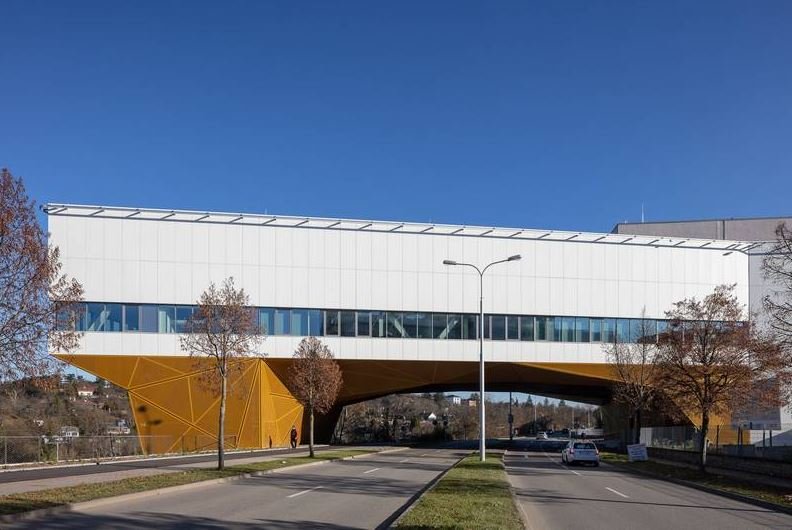 Komplexní simulační centrum MU, Brno (AiD team)