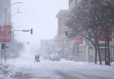 Americkým Středozápadem v noci na sobotu postupovala sněhová bouře, až do neděle se budou muset obyvatelé některých států potýkat s extrémně nízkými teplotami sahajícími až k minus 40 stupňům Celsia