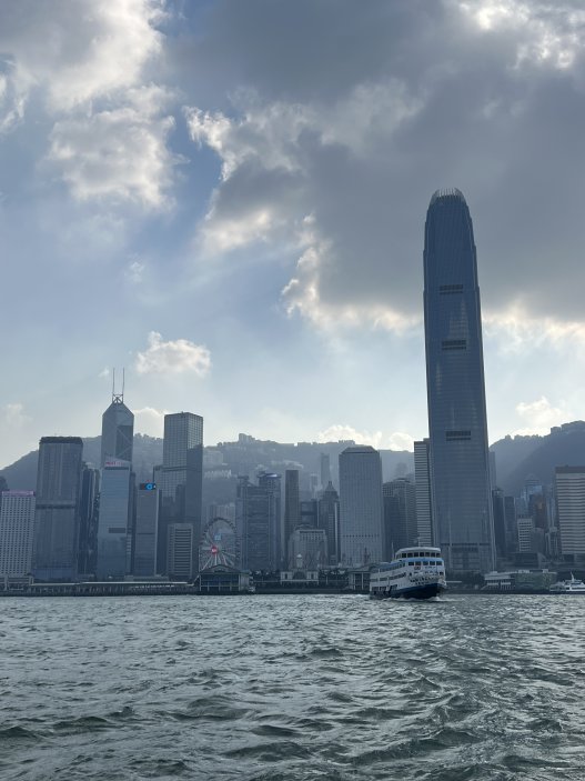 Hongkong nevzkvétá, vzdělaní obyvatelé odcházejí