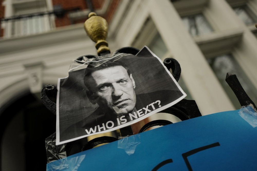 Pietní akce za zemřelého ruského opozičního politika Alexeje Navalného. Jen v Rusku na nich byly zatčeny stovky lidí