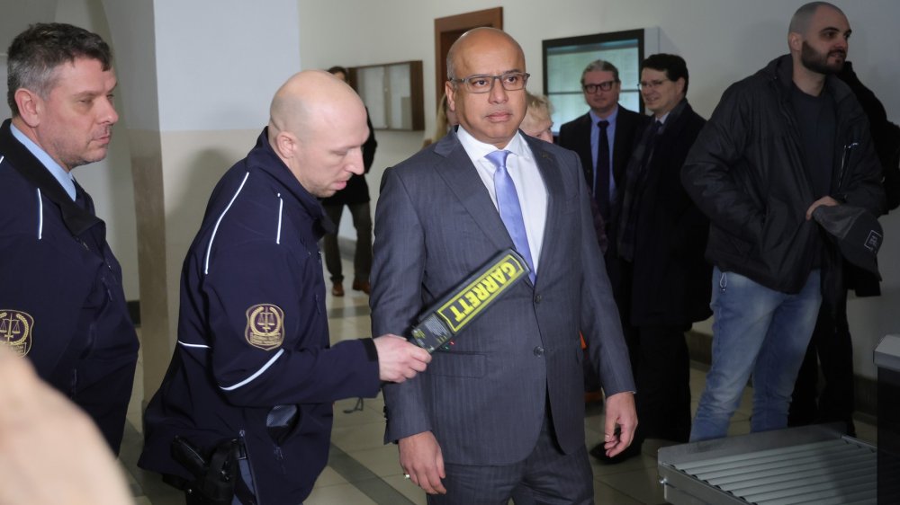 Soud projednává budoucnost Liberty. Dorazil i majitel huti Gupta