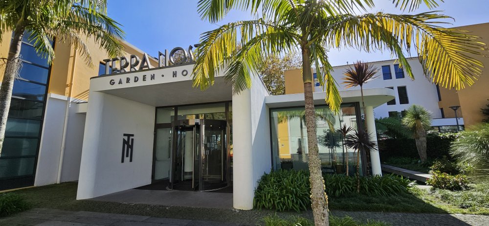 Hotel a restaurace Terra Nostra - Jedna z opravdu asi nejlepších restaurací na Sao Miguel, kde také místní specialitu cozido das Furnas na objednávku předem podávají. 