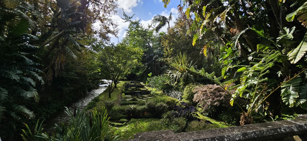 V okolí termálních lázní Terra Nostra je i okouzlující historická botanická zahrada. 