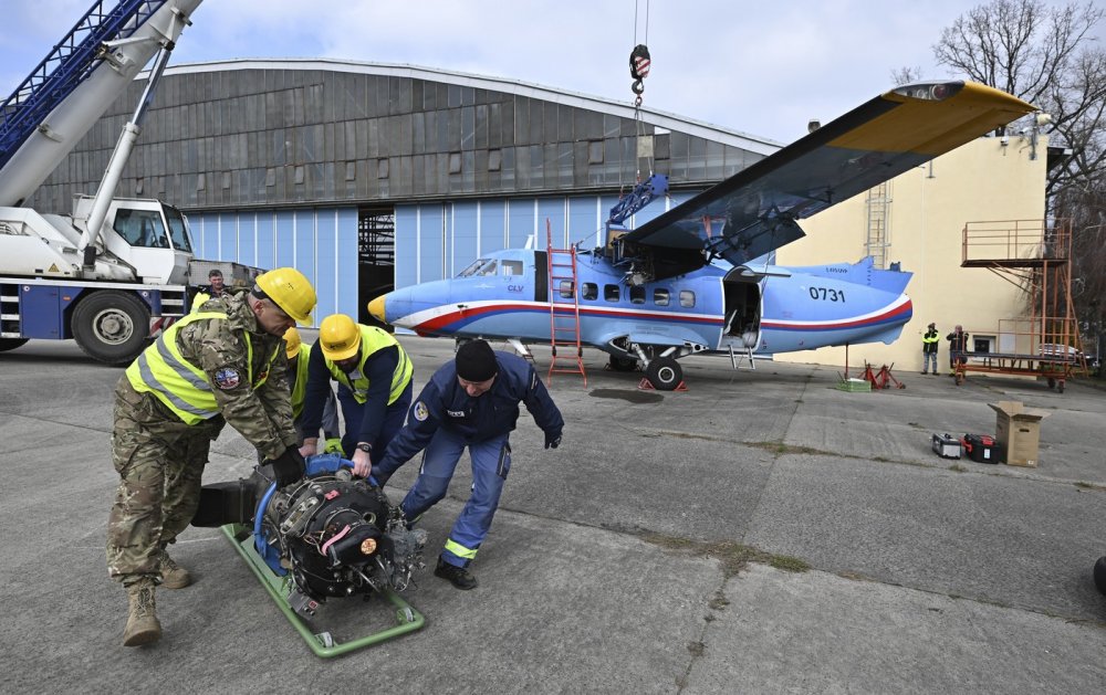 Letoun Máňa se po 40 letech vrátil z Pardubic do Kunovic