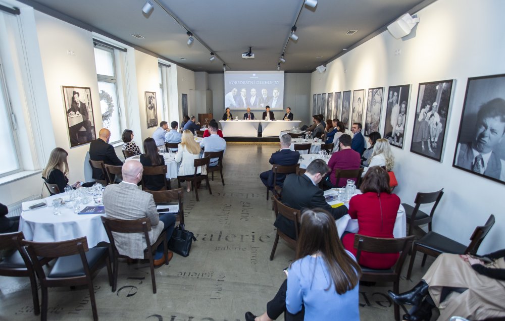 Business breakfast na téma Korporátní dluhopisy v galerii Café Louvre