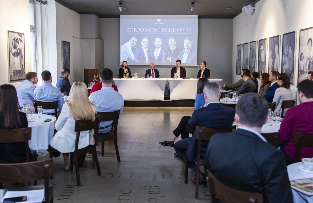 Business breakfast na téma Korporátní dluhopisy v galerii Café Louvre