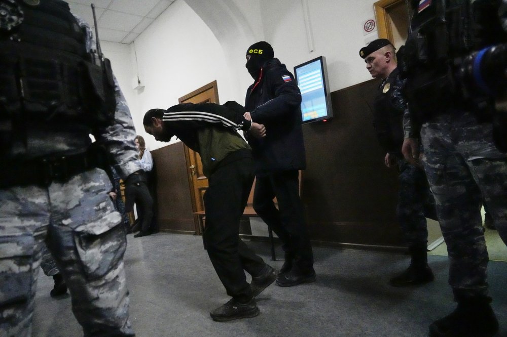 Moskevský soud obvinil čtyři podezřelé z útoku v koncertní síni z terorismu