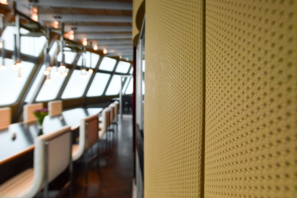 Interiéry libereckého hotelu Ještěd se vracejí do původní podoby ze 70. let