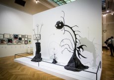 Výstava Tima Burtona nabídne v Praze skoro 600 jeho skic, loutek nebo fotografií