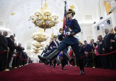 Putin v Kremlu složil přísahu a oficiálně se znovu ujal prezidentského úřadu