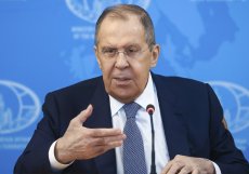 Na pozici ministra zahraničních věcí se změna nechystá. Putin navrhuje, aby tuto funkci dál vykonával Sergej Lavrov. Tento čtyřiasedmdesátiletý diplomat je ve funkci od roku 2004,