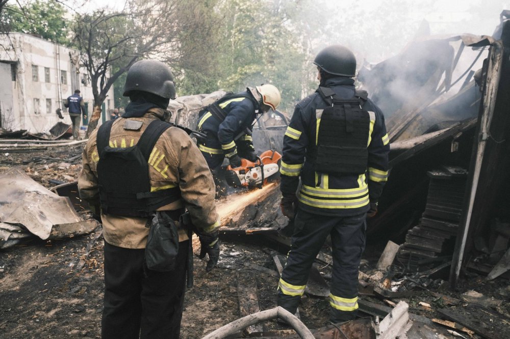 Následky zásahů raket ve městě Charkov