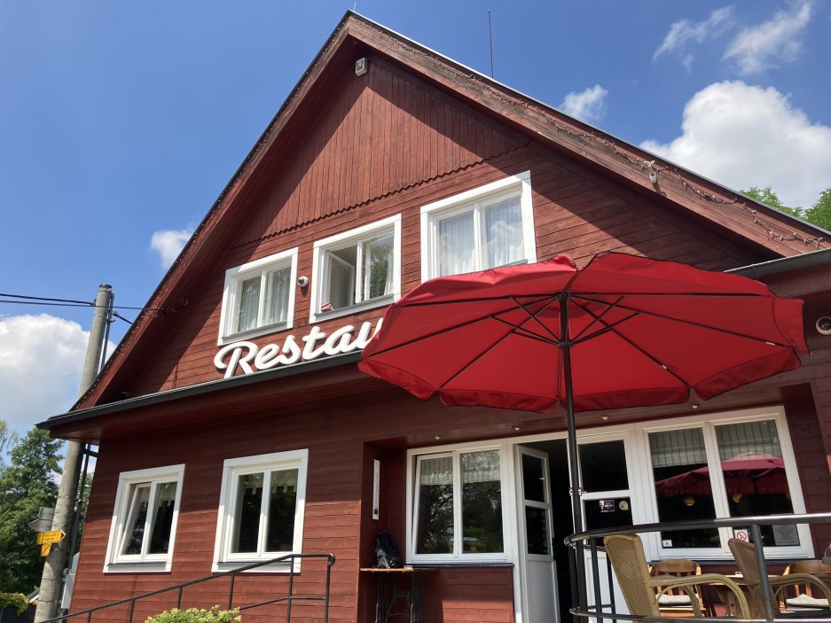 Historie restaurace i plovárny Jureček v Říčanech se začala psát přes 100 lety.