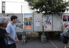 První kolo parlamentních voleb ve Francii vyhrálo Národní sdružení