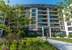 Projekt výstavby na tomto pozemku v roce 2016 koupila skupina Kaprain, která v témže roce přivzala i partnera Pentu Real Estate.