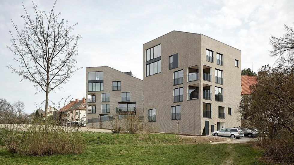 Cenu společnosti Central Group za inovativní přístup k řešení nového bydlení obdržel projekt Residenční komplex Panna & Baba v Praze (m4 architekti, 2020). 