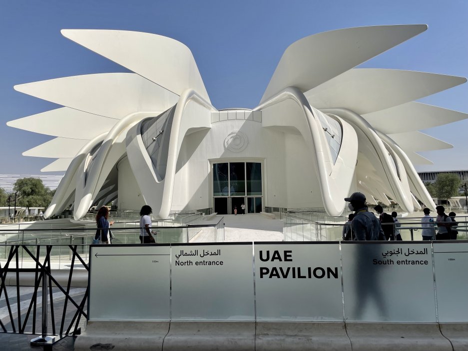 Pavilon hostitelské země navrhl španělský architekt Santiago Calatrava.