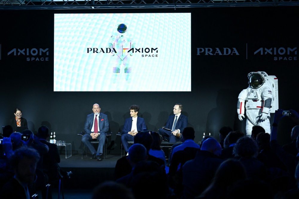 Astronauti poletí na Měsíc zřejmě ve skafandrech značky Prada
