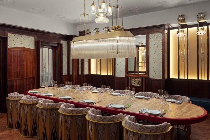 Historické Grand Café, které v 20. letech minulého století sloužilo jako centrum společenského života Prahy, ožívá v novém podání pod vedením monackého restauratéra Riccarda Giraudiho.