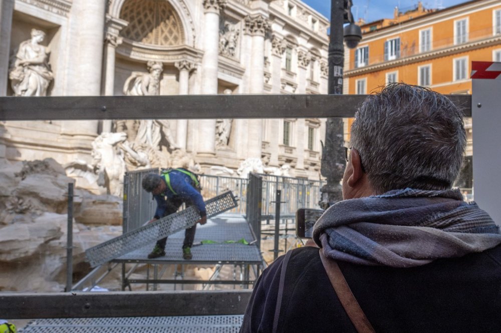 Fontana di Trevi je vypuštěná