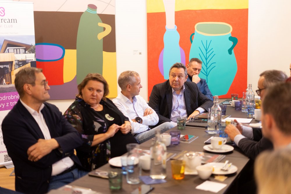 Předvánoční setkání členů Realitního Clubu - Petr Urbánek, Marcela Fialková, Jan Sadil, Evžen Korec