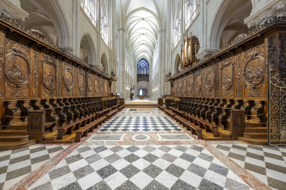 V Paříži se slavnostně znovuotevírá opravená katedrála Notre-Dame