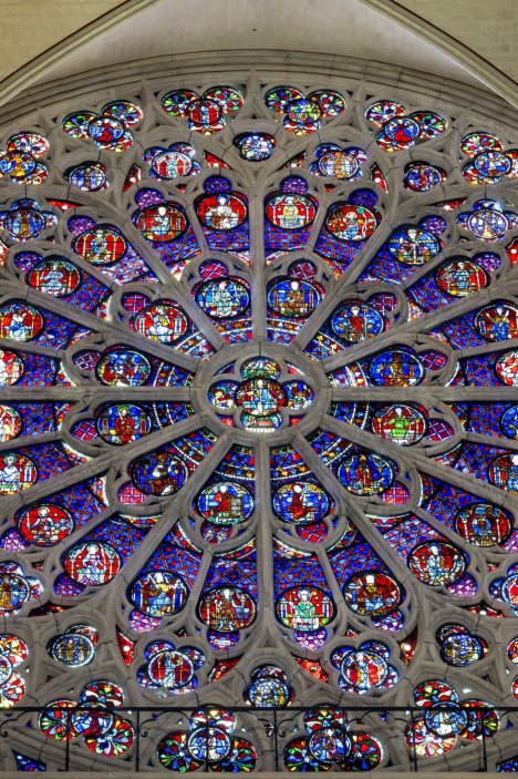 V Paříži se slavnostně znovuotevírá opravená katedrála Notre-Dame