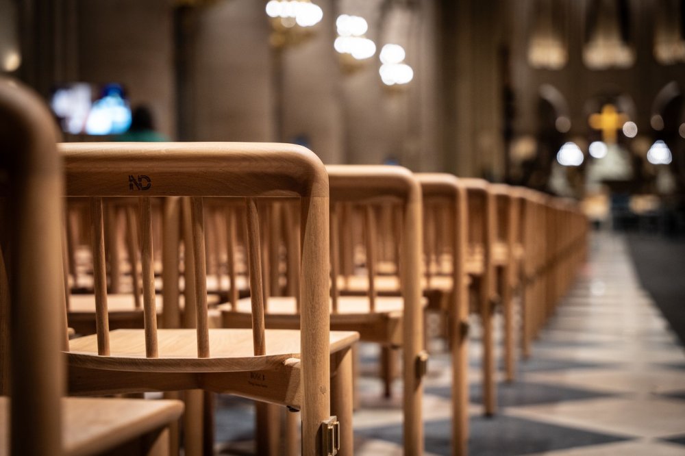 V Paříži se slavnostně znovuotevírá opravená katedrála Notre-Dame