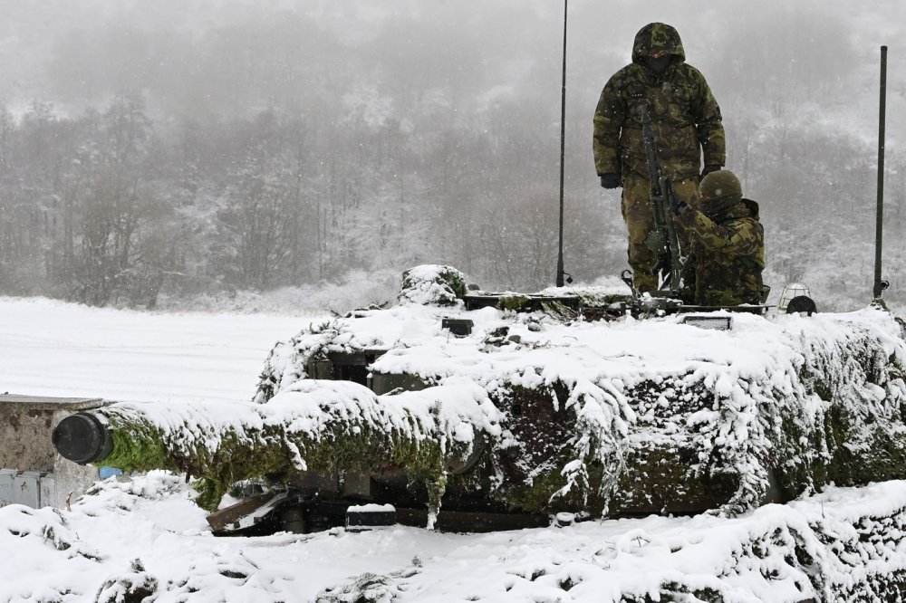 Česká armáda na Doupově poprvé testuje nové tanky Leopard 2A4
