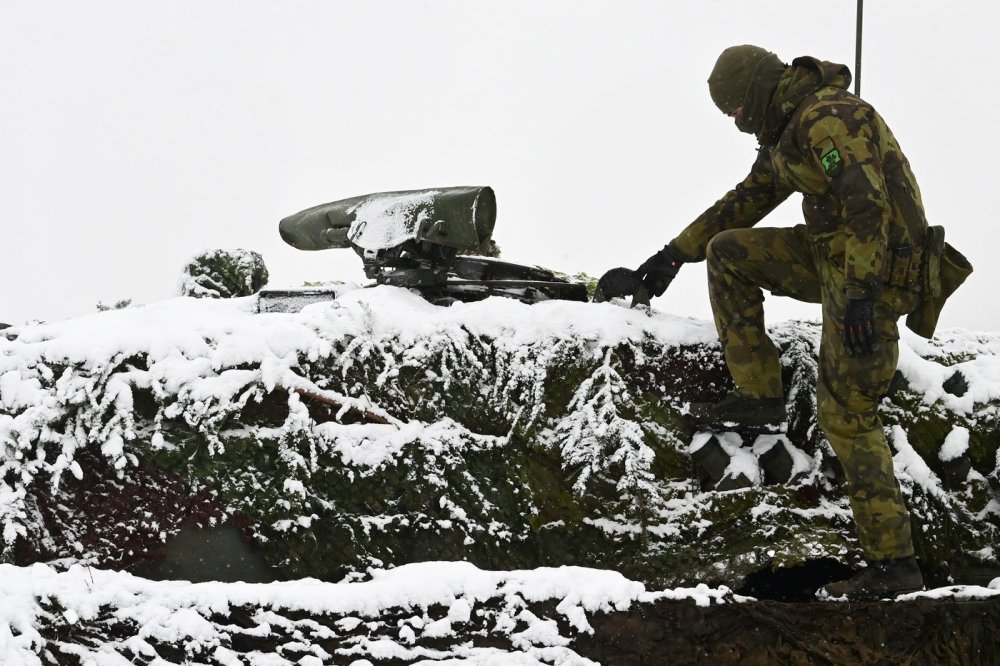 Česká armáda na Doupově poprvé testuje nové tanky Leopard 2A4