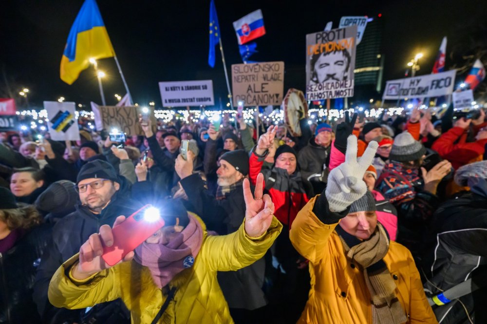 Slováci protestovali proti vládě Fica