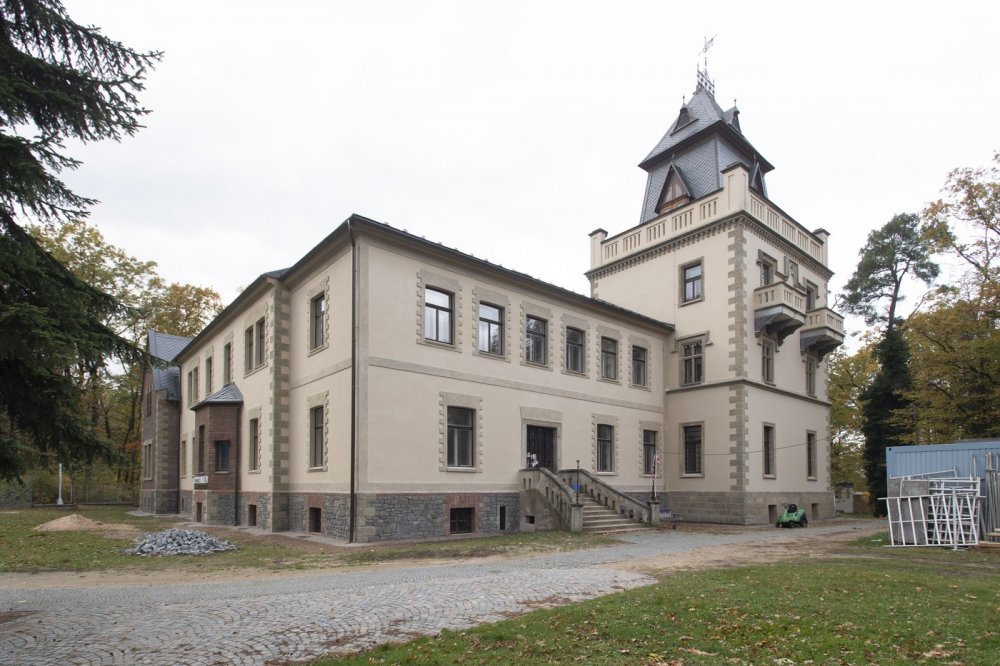 Oprava Larischovy vily v Pardubicích potrvá do konce roku 2026