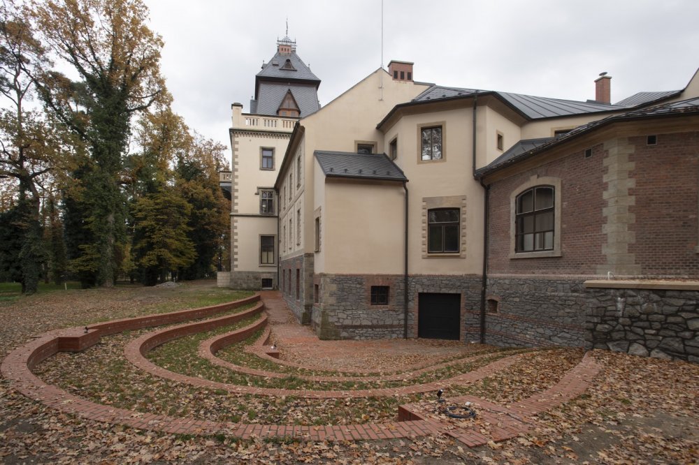 Oprava Larischovy vily v Pardubicích potrvá do konce roku 2026